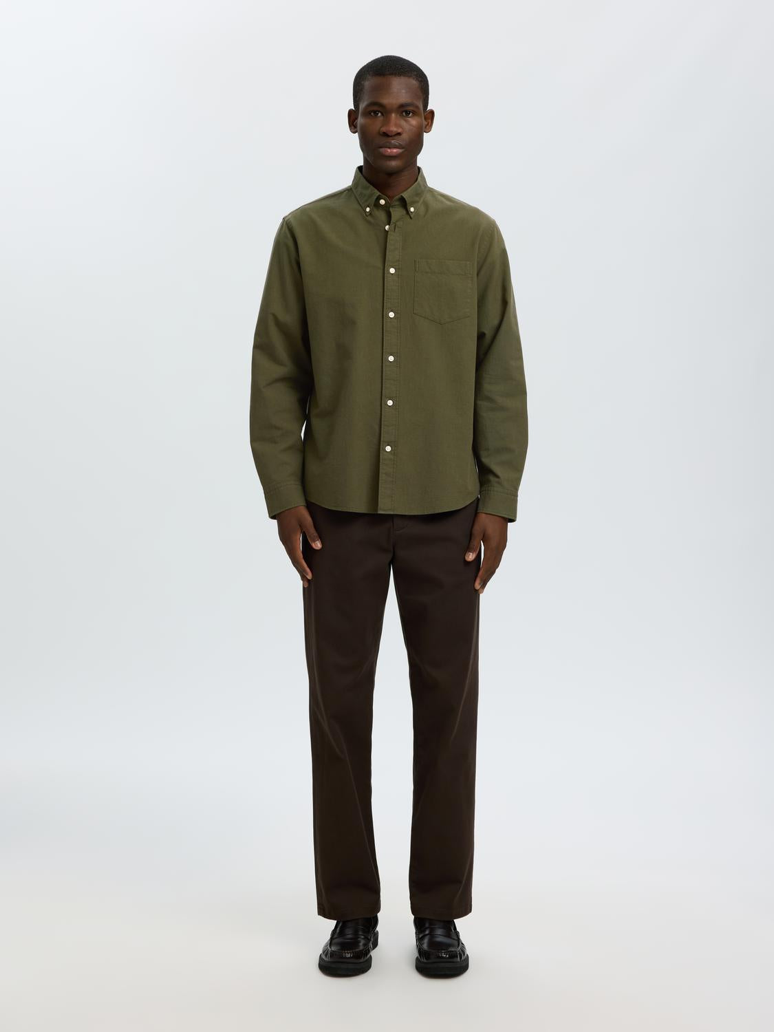 model_shot-front_full